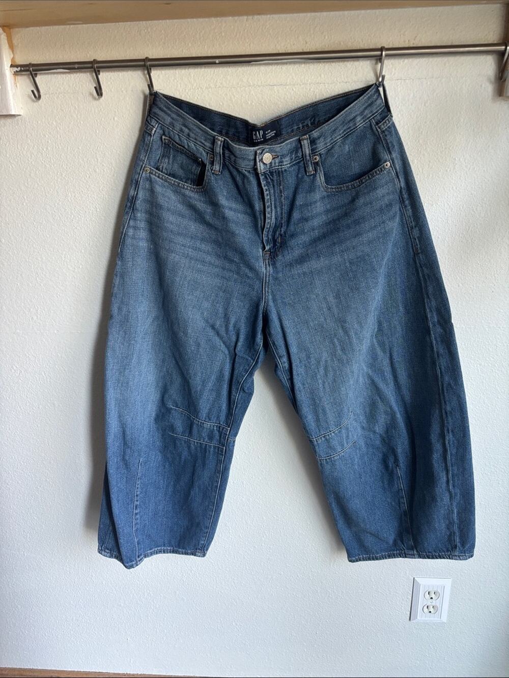 GAP Horseshoe High Rise Barrel Jeans 12